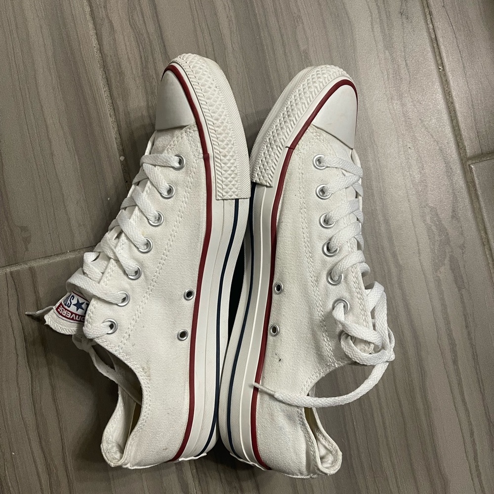 White converse Chuck Taylor 12